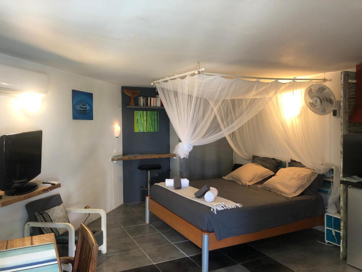 Studio Independant Dans Propriete Avec Piscine Et Wifi Διαμέρισμα Saint-Gilles-les Bains Εξωτερικό φωτογραφία